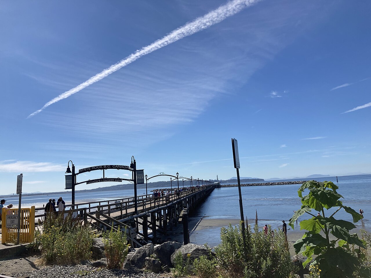 White Rock Pier and waterfront in White Rock